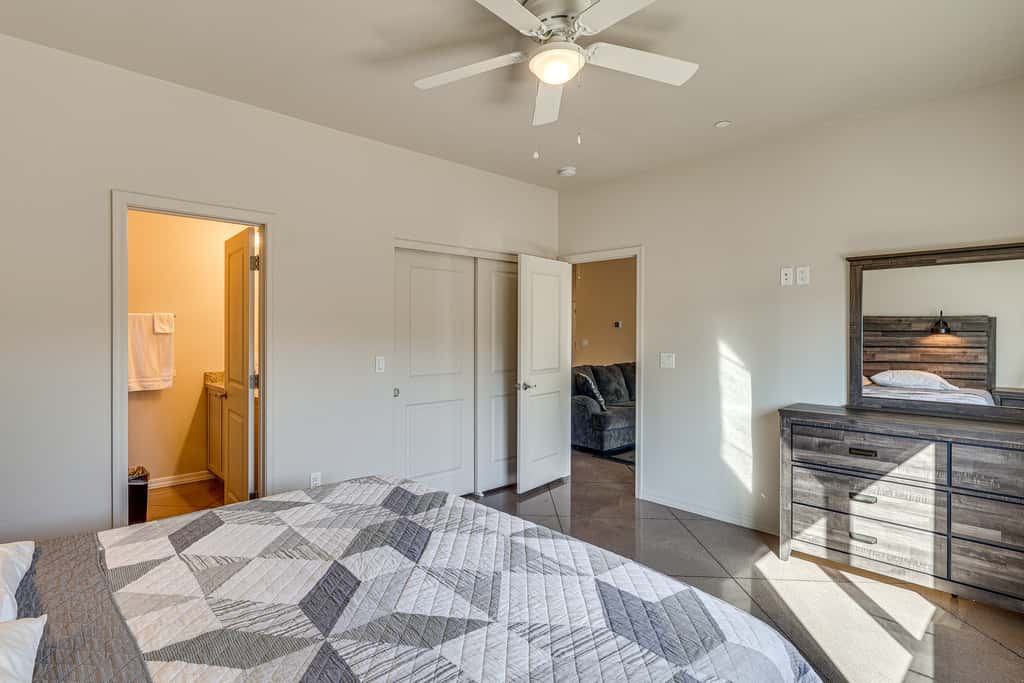 Hike & Explore: Apt 3 Mi to Lake Havasu & Dtwn!