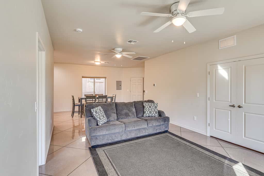 Hike & Explore: Apt 3 Mi to Lake Havasu & Dtwn!