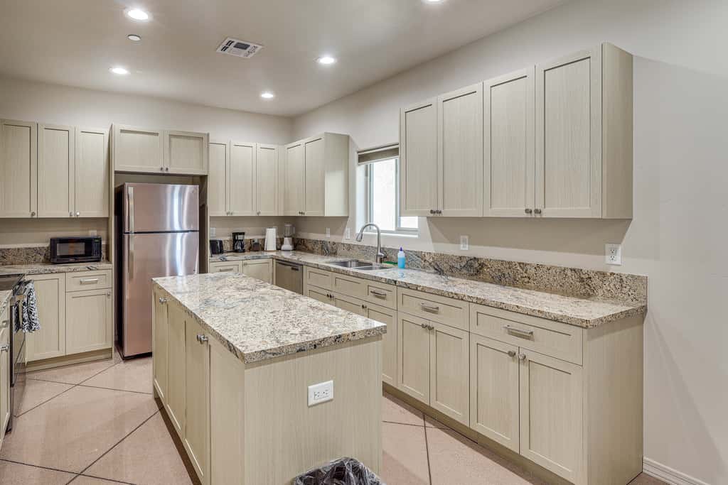 Hike & Explore: Apt 3 Mi to Lake Havasu & Dtwn!