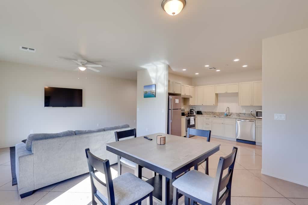 Golf, Hike & Boat! Bright Lake Havasu City Apt