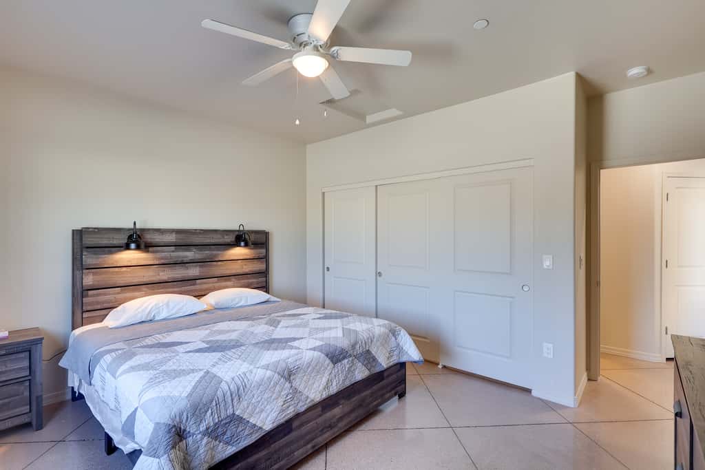 Golf, Hike & Boat! Bright Lake Havasu City Apt