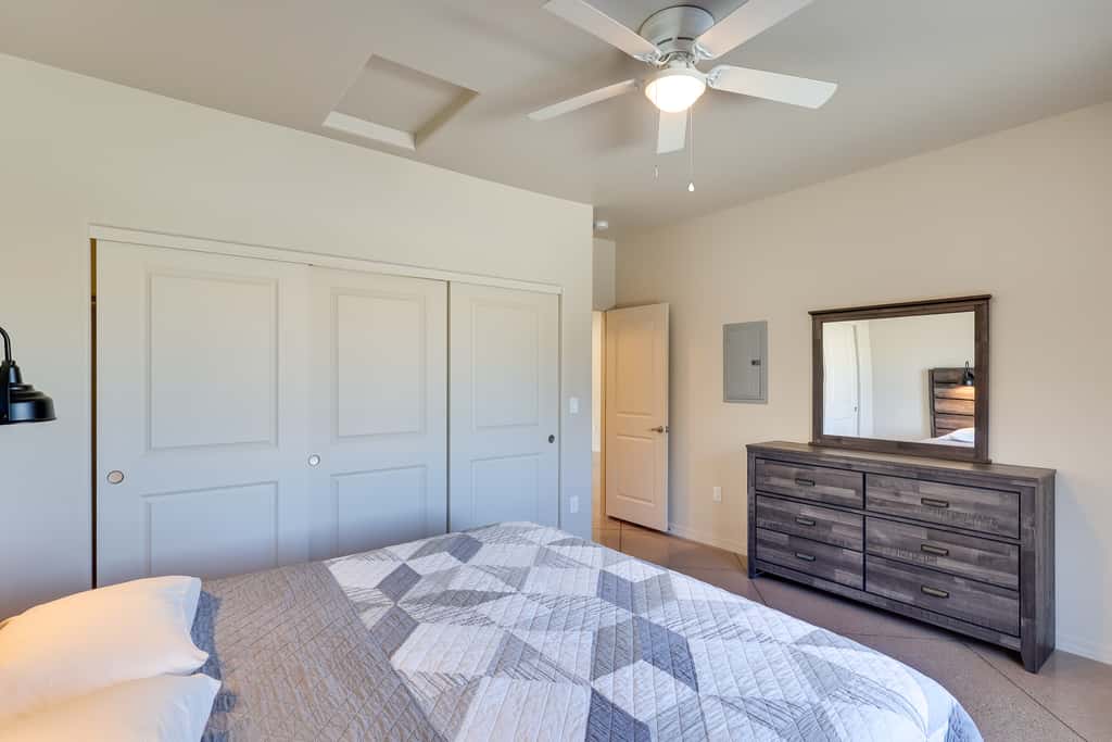 Golf, Hike & Boat! Bright Lake Havasu City Apt