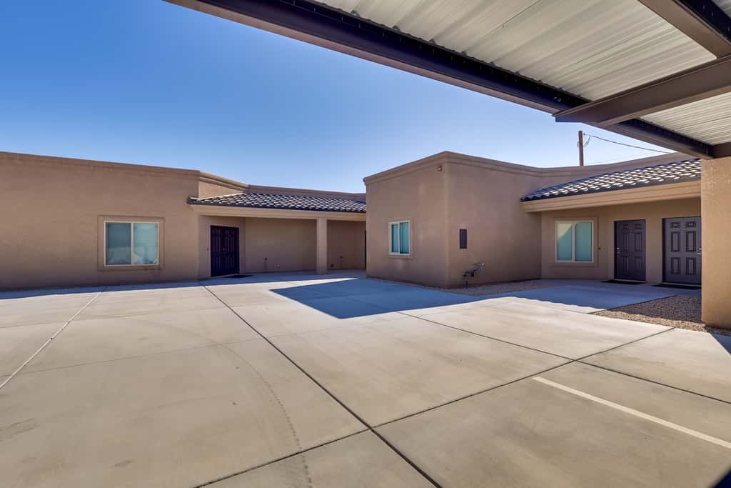 Golf, Hike & Boat! Bright Lake Havasu City Apt