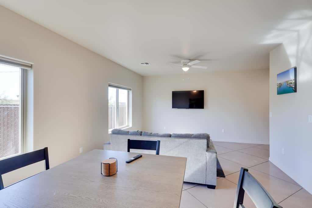 Golf, Hike & Boat! Bright Lake Havasu City Apt
