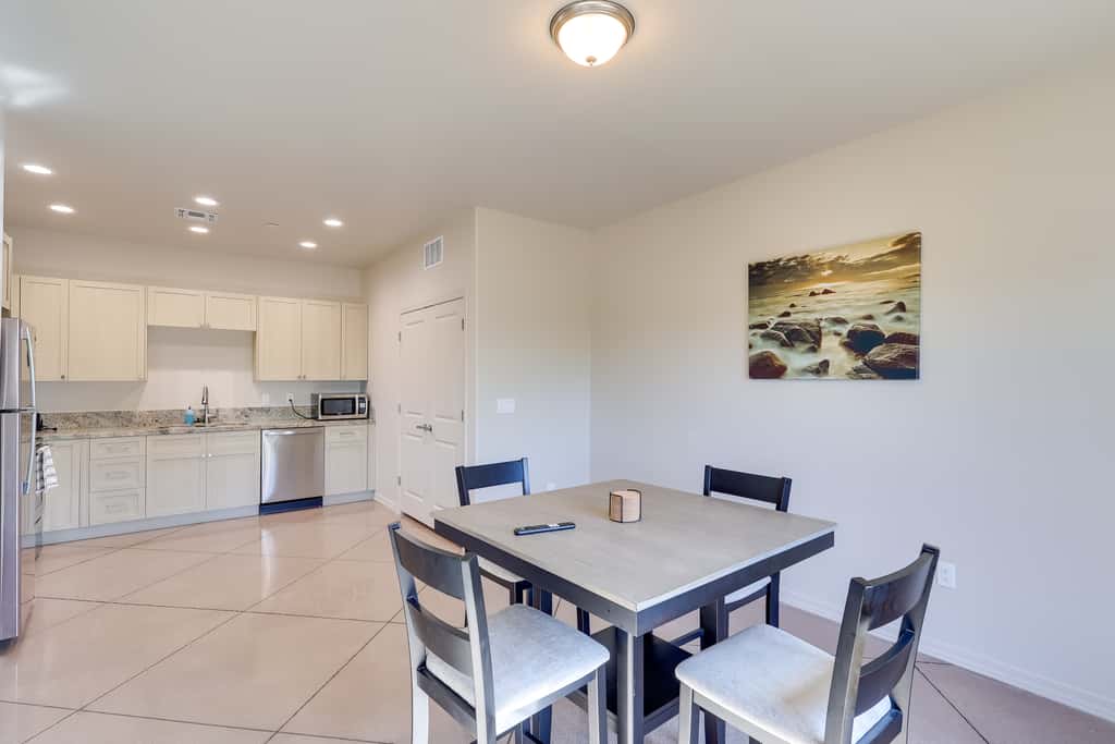Golf, Hike & Boat! Bright Lake Havasu City Apt