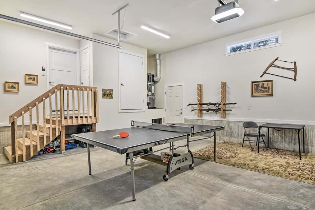 Family-Friendly Packwood Retreat w/ Deck!