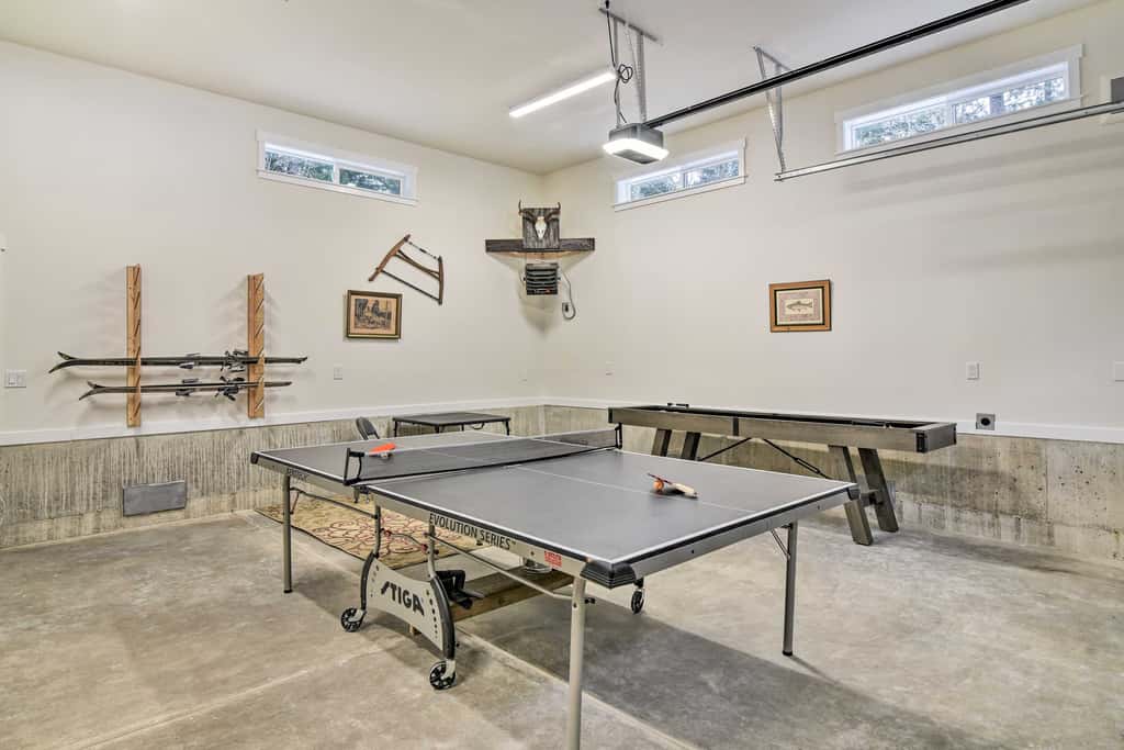 Family-Friendly Packwood Retreat w/ Deck!