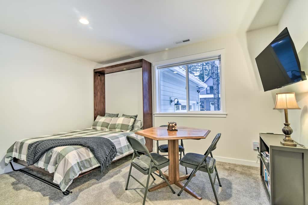 Family-Friendly Packwood Retreat w/ Deck!