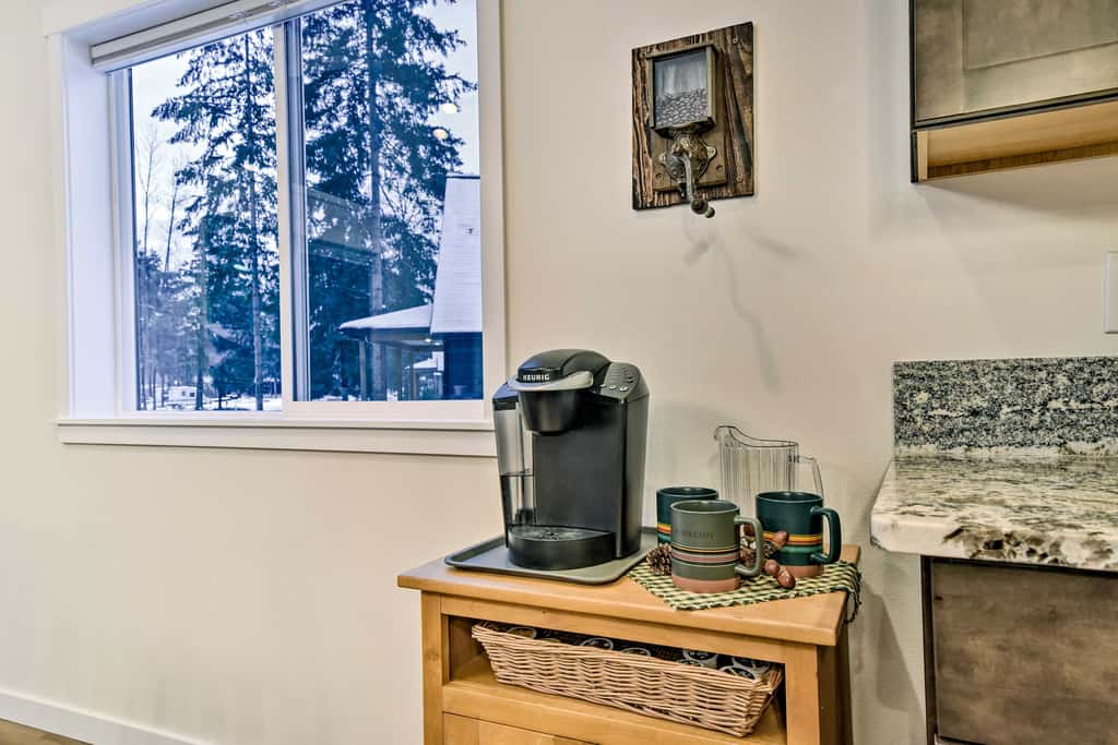 Family-Friendly Packwood Retreat w/ Deck!