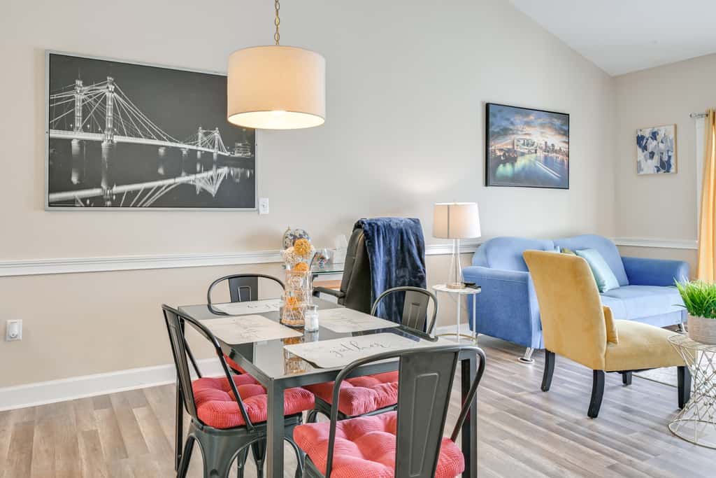 Charming Condo w/ Balcony, 1 Mi to UNC Charlotte!