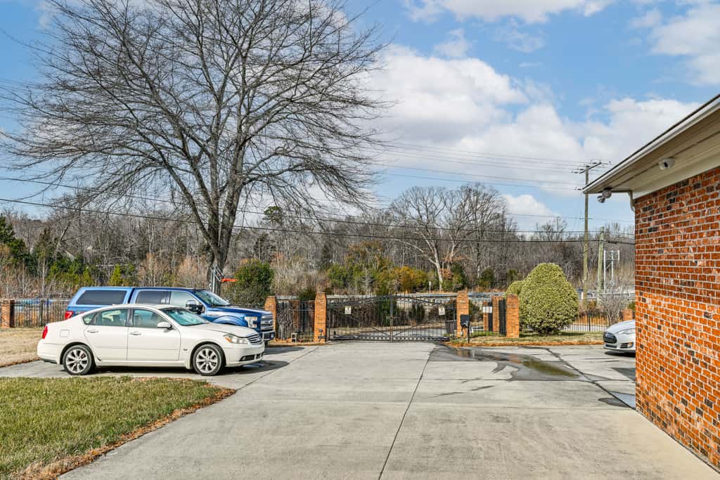 'AAG's Comfort Zone' Guesthouse 5 Mi to UNCC!
