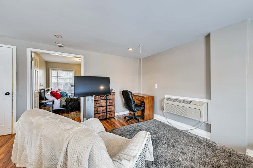 'AAG's Comfort Zone' Guesthouse 5 Mi to UNCC!