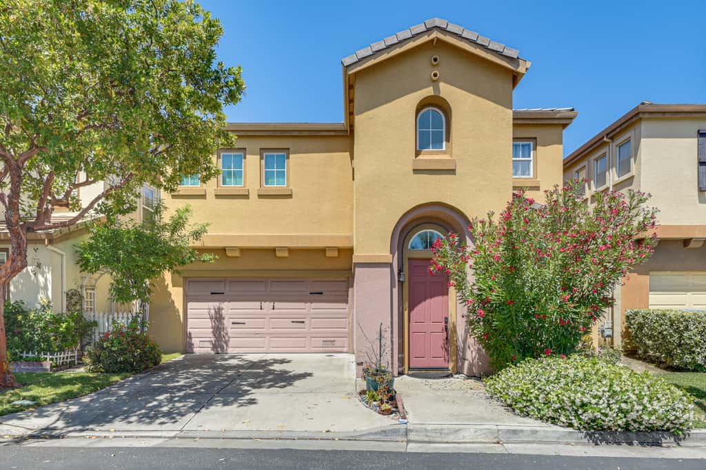 Walk to Parks & Dining: San Jose Family Home!