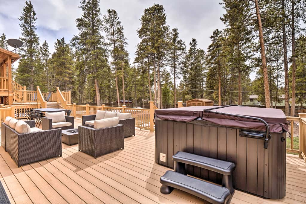 2 Mi to Dtwn: Leadville Haven w/ 2 Furnished Decks