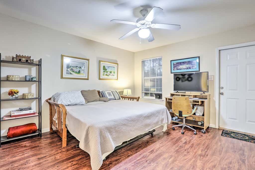 Tallahassee Townhome 4 Mi to College Town!