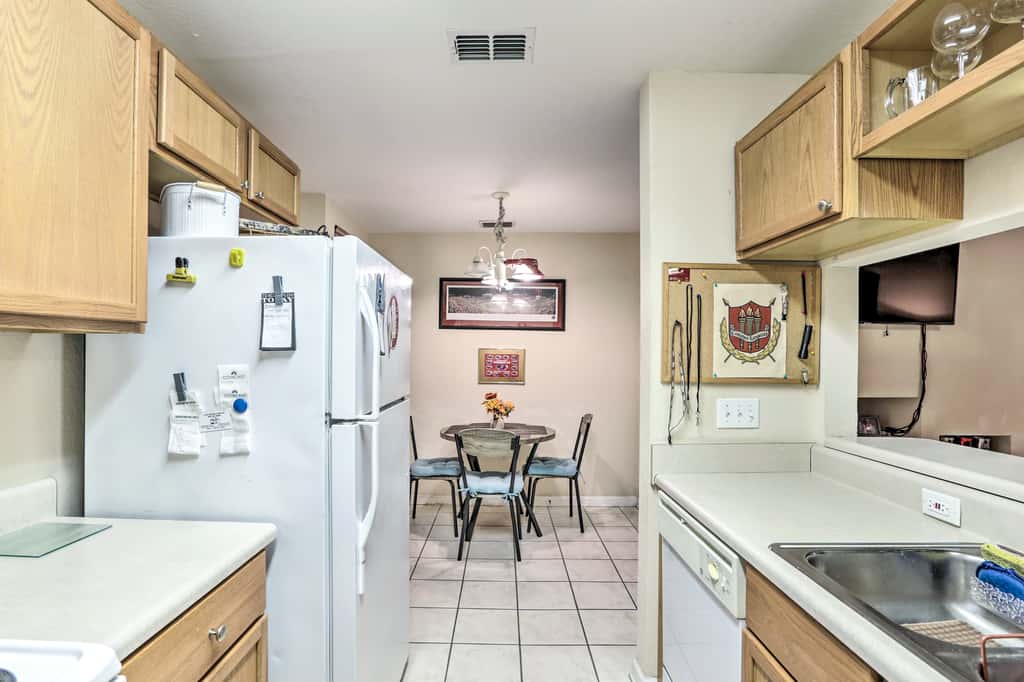 Tallahassee Townhome 4 Mi to College Town!
