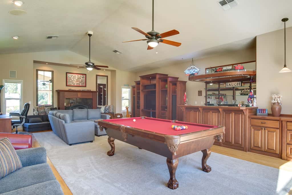 Lovely Riverfront Grants Pass Home: Pool & Hot Tub