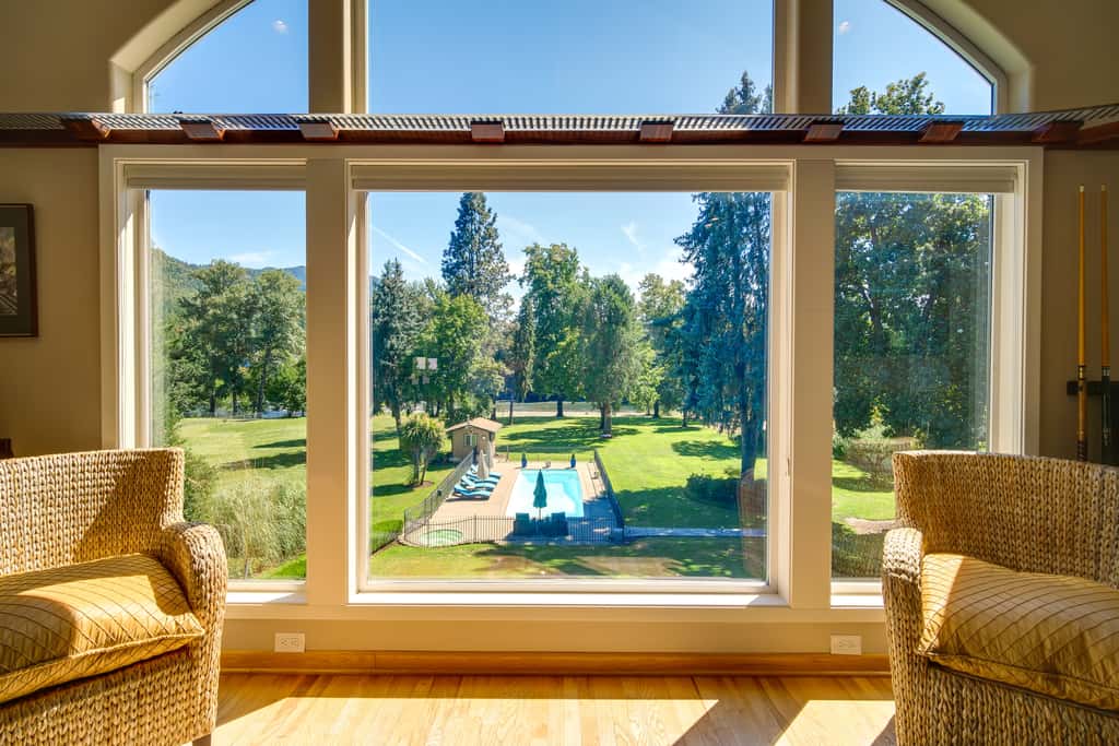 Lovely Riverfront Grants Pass Home: Pool & Hot Tub
