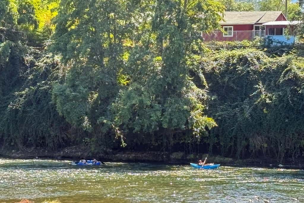 Lovely Riverfront Grants Pass Home: Pool & Hot Tub