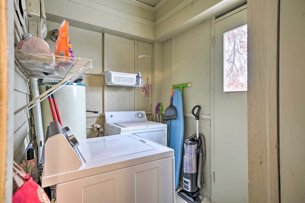 Pet-Friendly OKC Home, 3 Miles to Downtown!