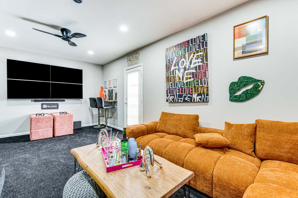 4 Mi to Airport: Atlanta Home w/ Deck & Hot Tub