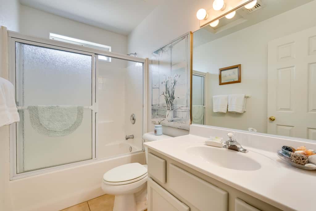 2 Mi to Lake & Dtwn: Lake Havasu City Home!