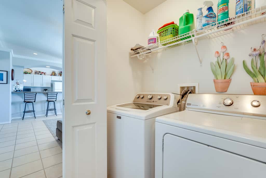 2 Mi to Lake & Dtwn: Lake Havasu City Home!