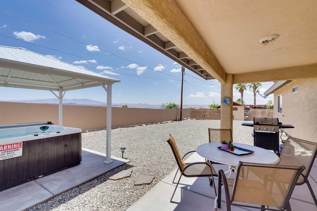 2 Mi to Lake & Dtwn: Lake Havasu City Home!