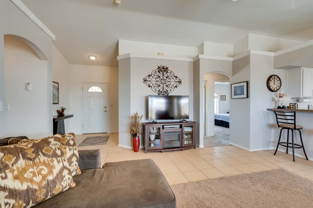 2 Mi to Lake & Dtwn: Lake Havasu City Home!