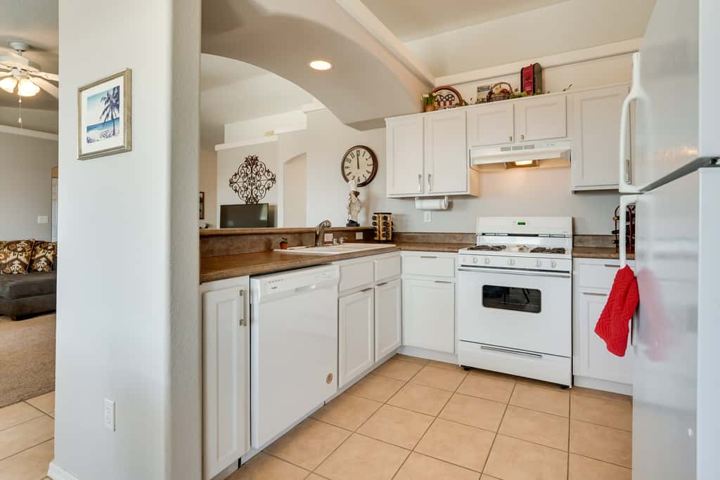 2 Mi to Lake & Dtwn: Lake Havasu City Home!