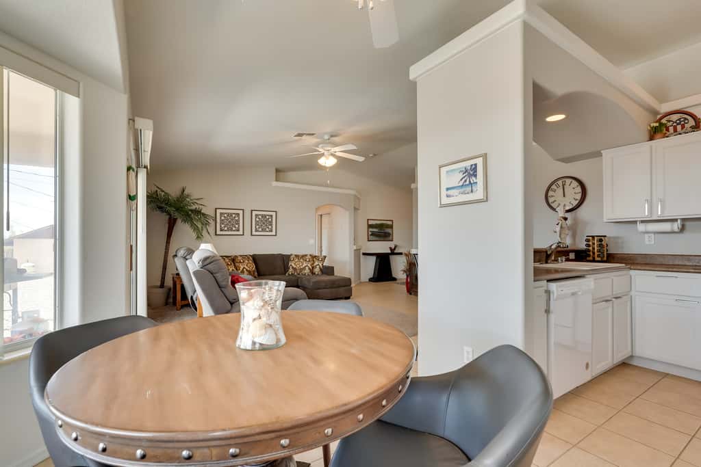 2 Mi to Lake & Dtwn: Lake Havasu City Home!