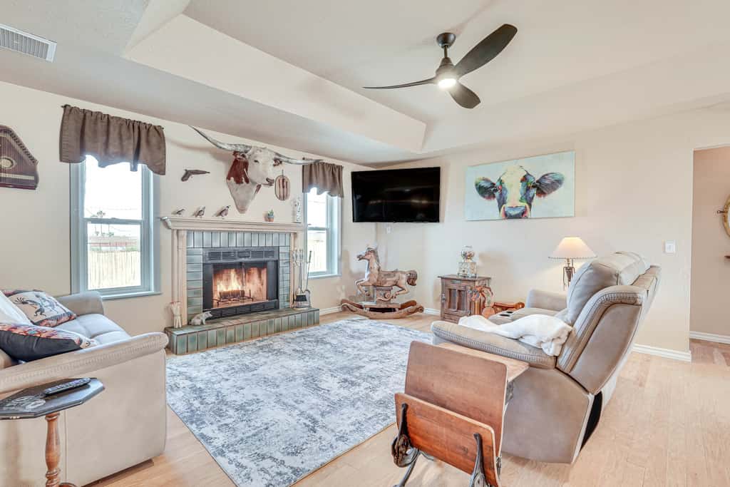 Furnished Patio, Grill & Views: Lake Havasu Home