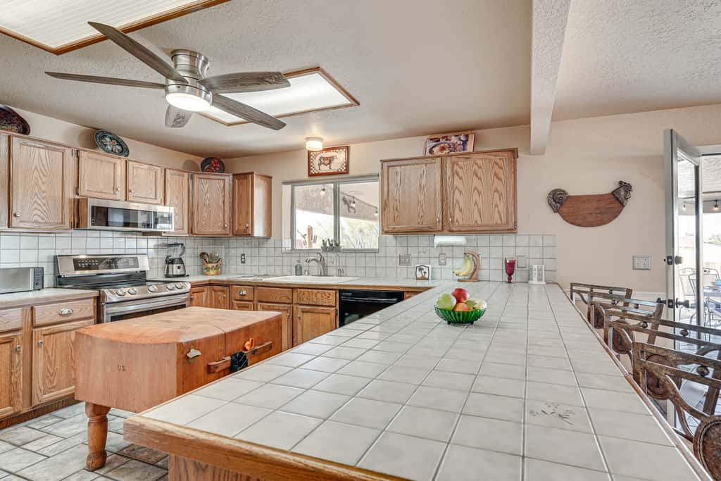 Furnished Patio, Grill & Views: Lake Havasu Home