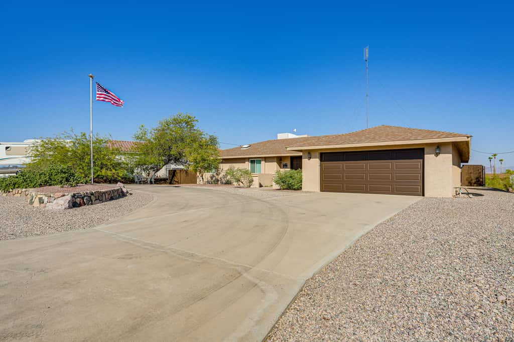 Furnished Patio, Grill & Views: Lake Havasu Home