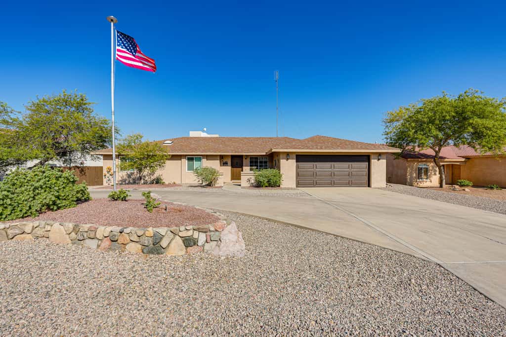 Furnished Patio, Grill & Views: Lake Havasu Home