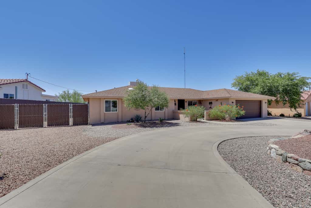 Furnished Patio, Grill & Views: Lake Havasu Home