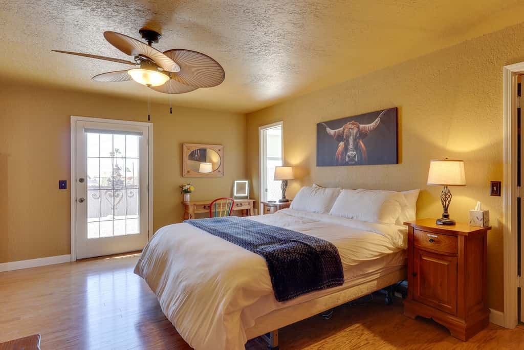 Furnished Patio, Grill & Views: Lake Havasu Home