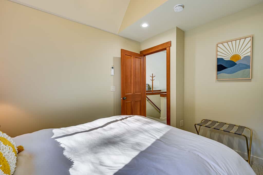 Mtn-View Packwood Cabin: Hot Tub, Deck & Fire Pit