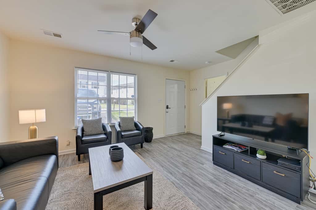 5 Mi to Uptown Charlotte! Family Retreat w/ Yard
