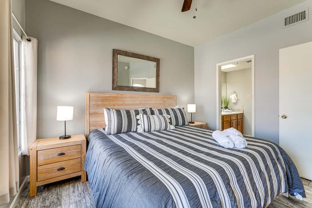 Walk to Rotary Park: Lake Havasu City Condo