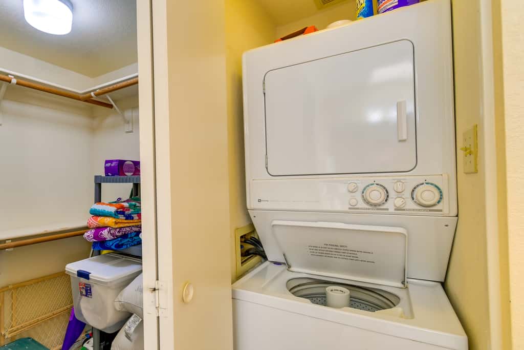 Walk to Rotary Park: Lake Havasu City Condo