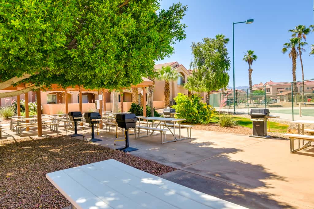 Walk to Rotary Park: Lake Havasu City Condo