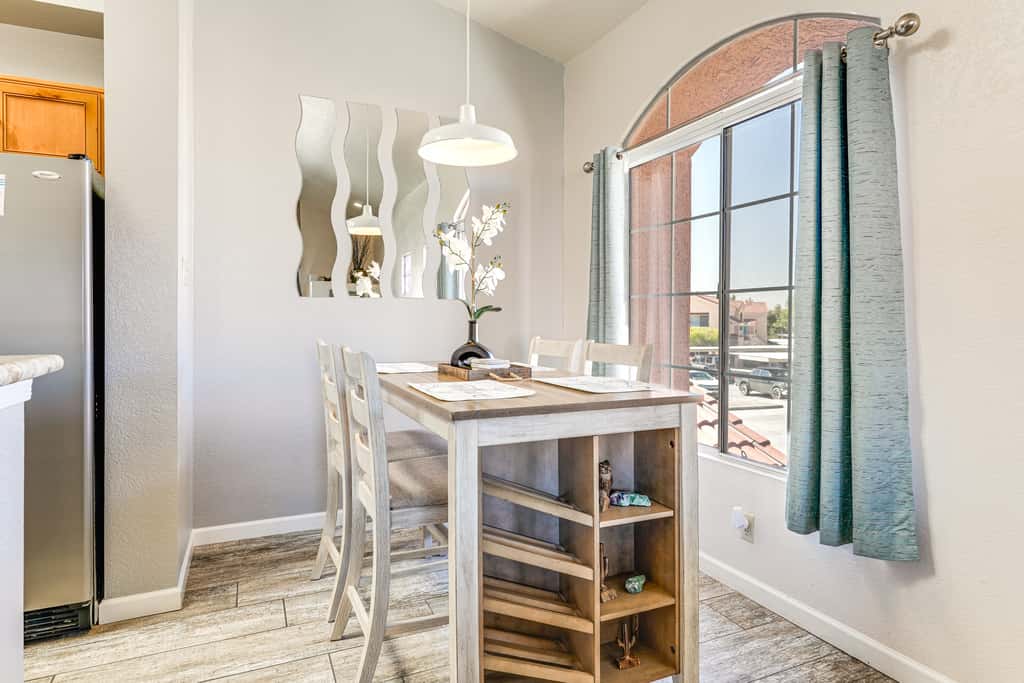 Walk to Rotary Park: Lake Havasu City Condo