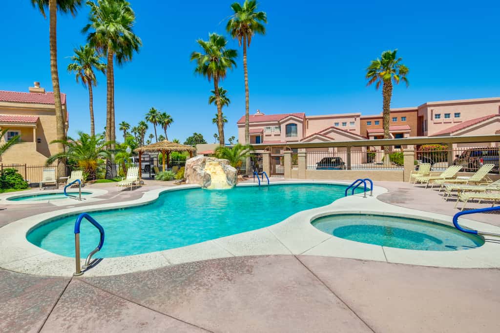 Walk to Rotary Park: Lake Havasu City Condo