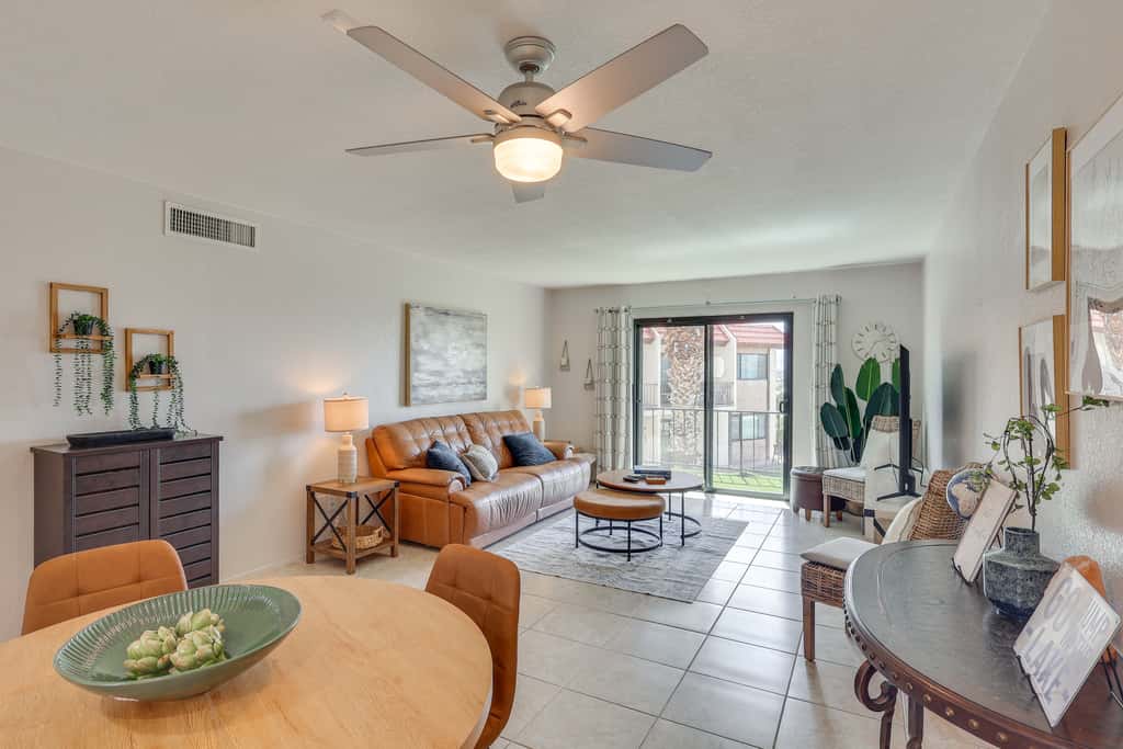 < 2 Mi to London Bridge: Chic Condo w/ Pool Access
