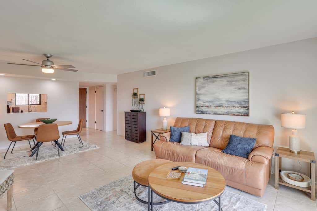 < 2 Mi to London Bridge: Chic Condo w/ Pool Access