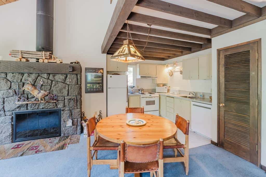Black Butte Retreat w Resort Amenities, Near Hiking and Bike Trails