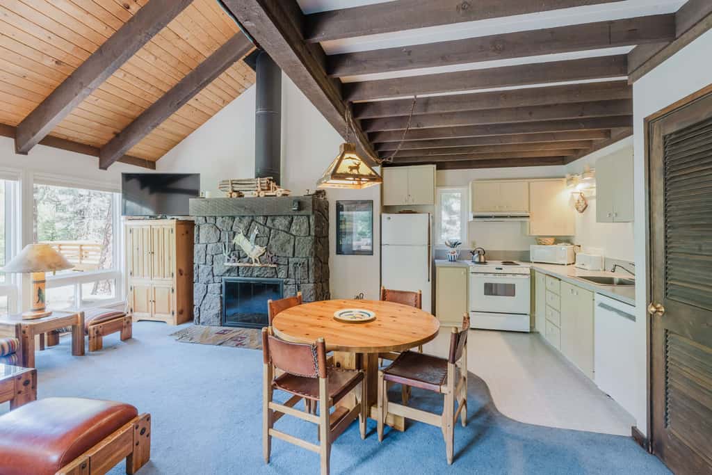 Black Butte Retreat w Resort Amenities, Near Hiking and Bike Trails