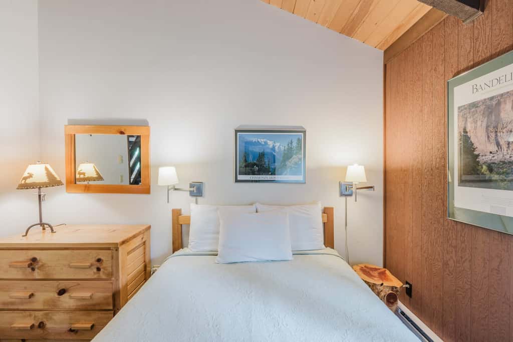 Black Butte Retreat w Resort Amenities, Near Hiking and Bike Trails