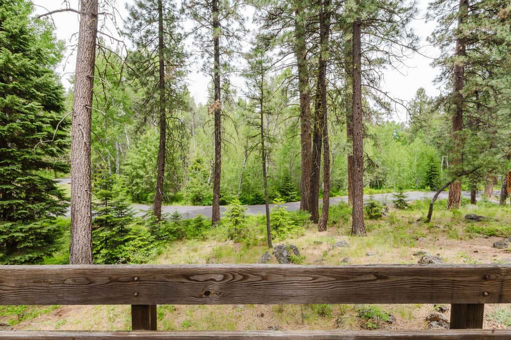 Black Butte Retreat w Resort Amenities, Near Hiking and Bike Trails
